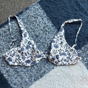 Abercrombie and Fitch Underwire Squareneck Swimsuit Top